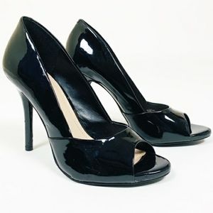 BCBG Izzie Blac Patent Heel size 7